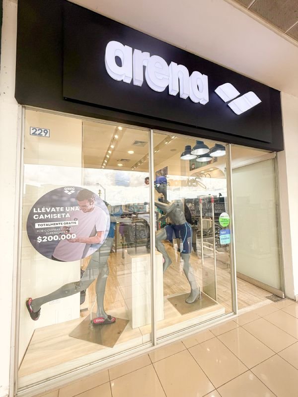 ARENA victoria centro comercial 01