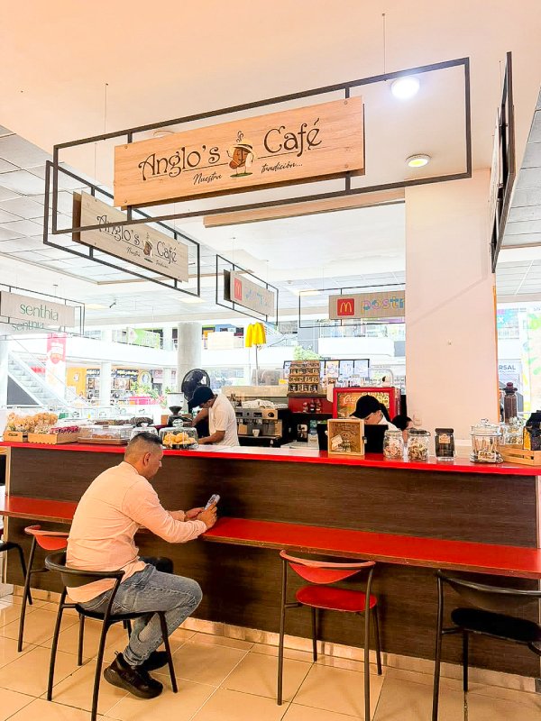 Anglos Cafe Victoria Centro Comercial 01