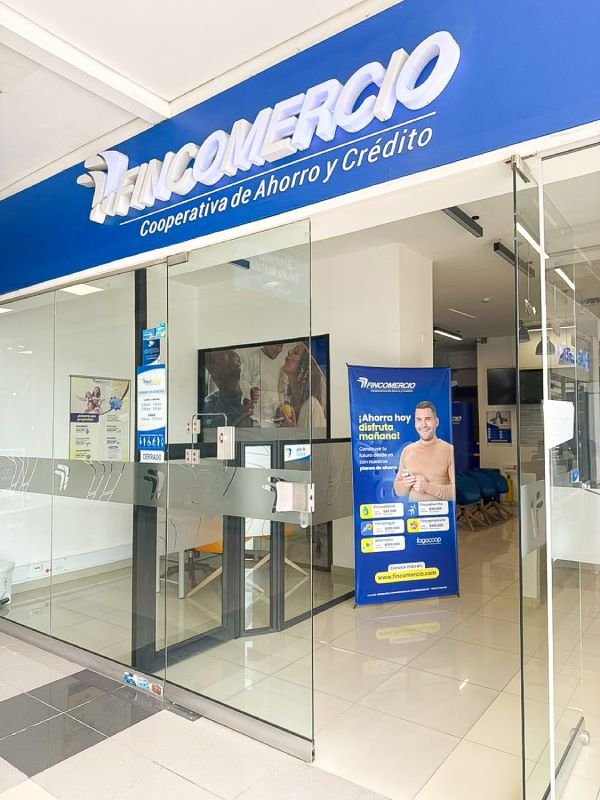 FINCOMERCIO victoria centro comercial 01