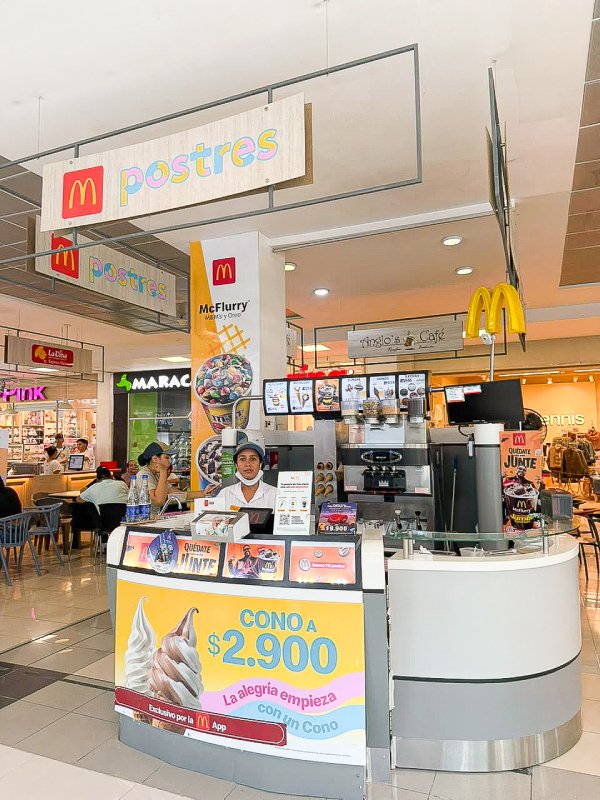 Mc Donalds Victoria Centro Comercial 01