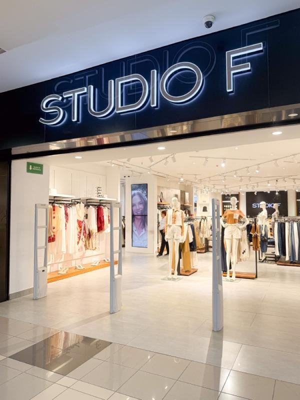 STUDIO F victoria centro comercial 02