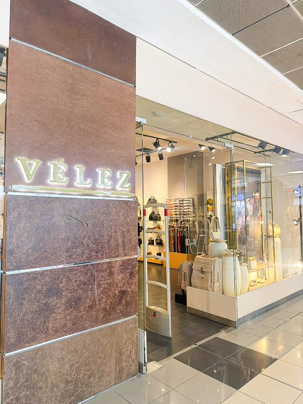 VELEZ Centro Comercial Victoria 001